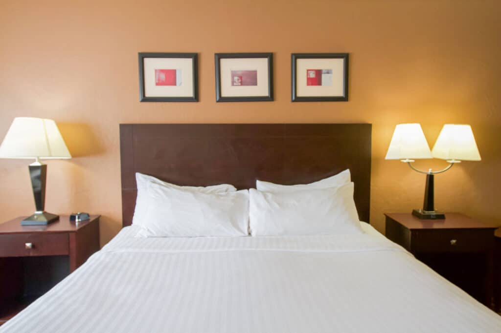 First Choice Inn's single queen bed